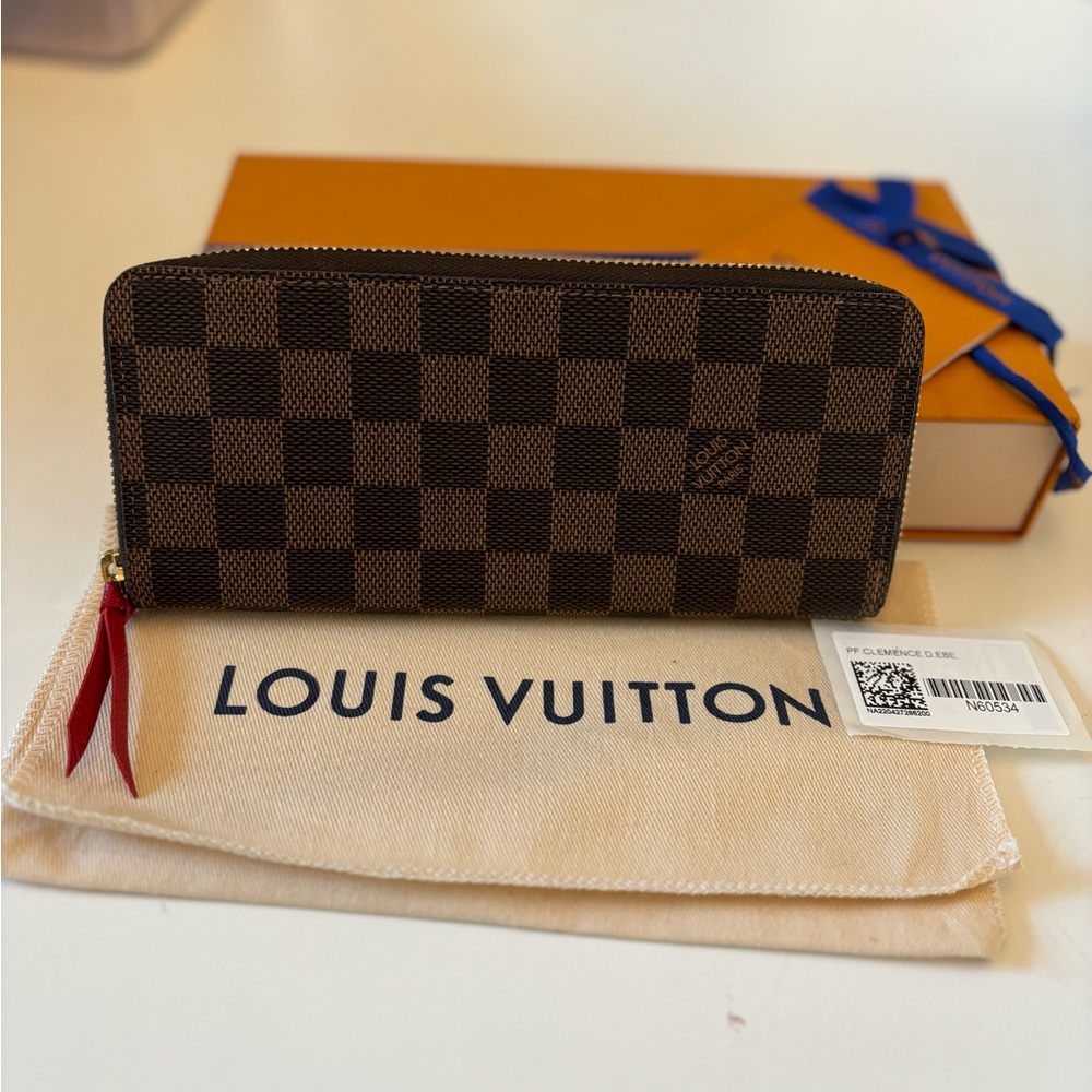 New Price!! Louis Vuitton Checkered Zip Wallet